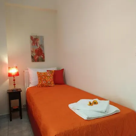 Little Orange Tulip Apartment *